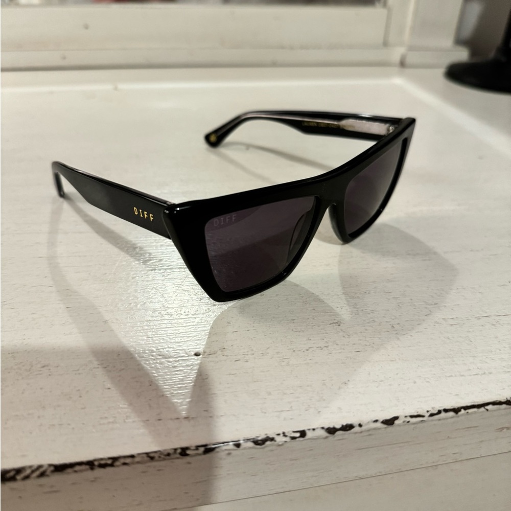 Never before worn! Lauren Lane x Diff Black Sunglasses